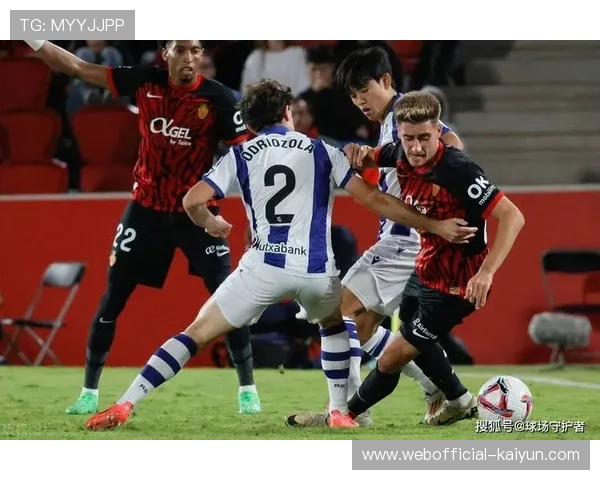 皇马客场2比0力克瓦伦西亚 豪取联赛七连胜紧追巴萨仅差1分